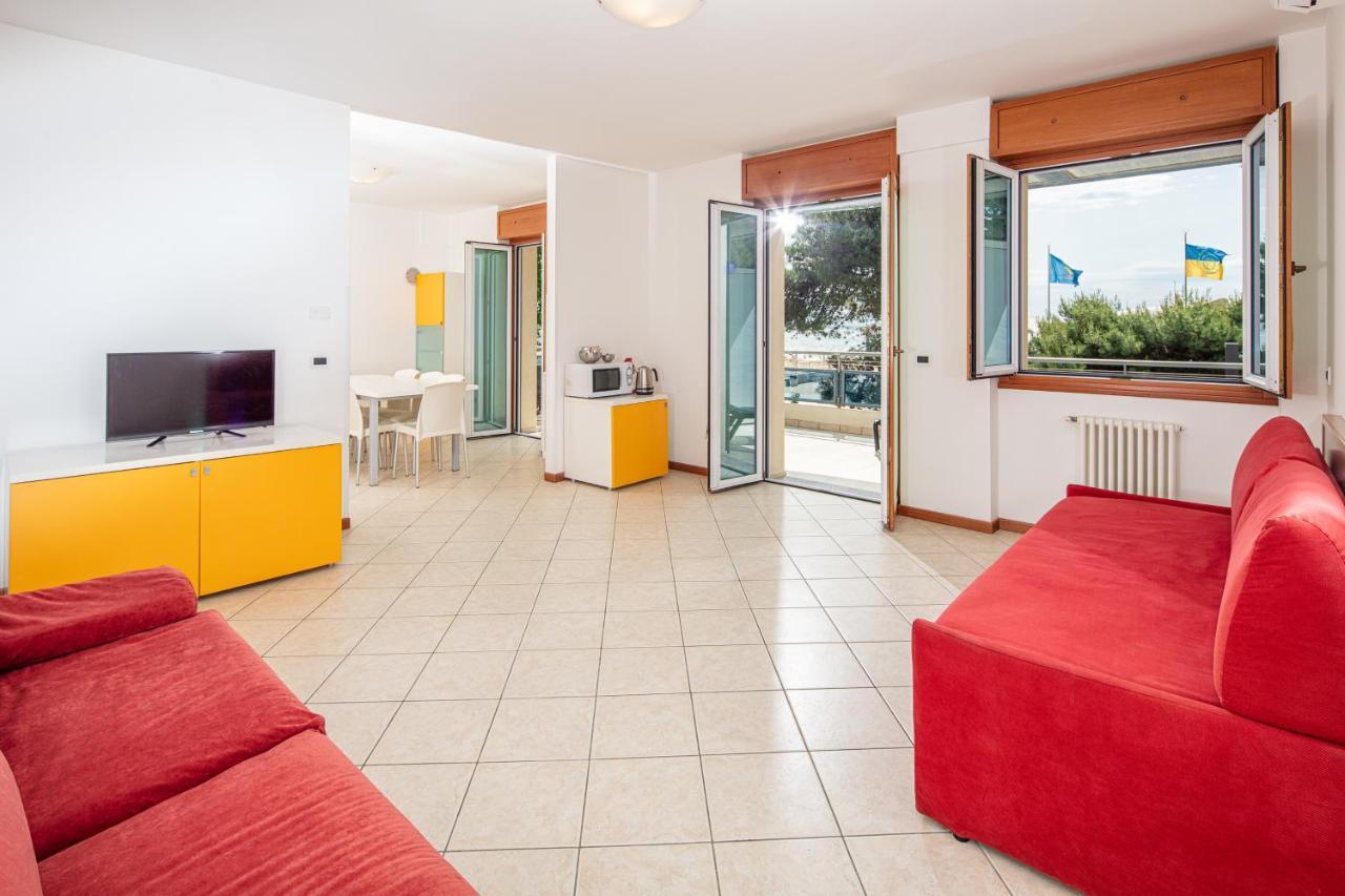Monaco Apartments Lignano Sabbiadoro Esterno foto