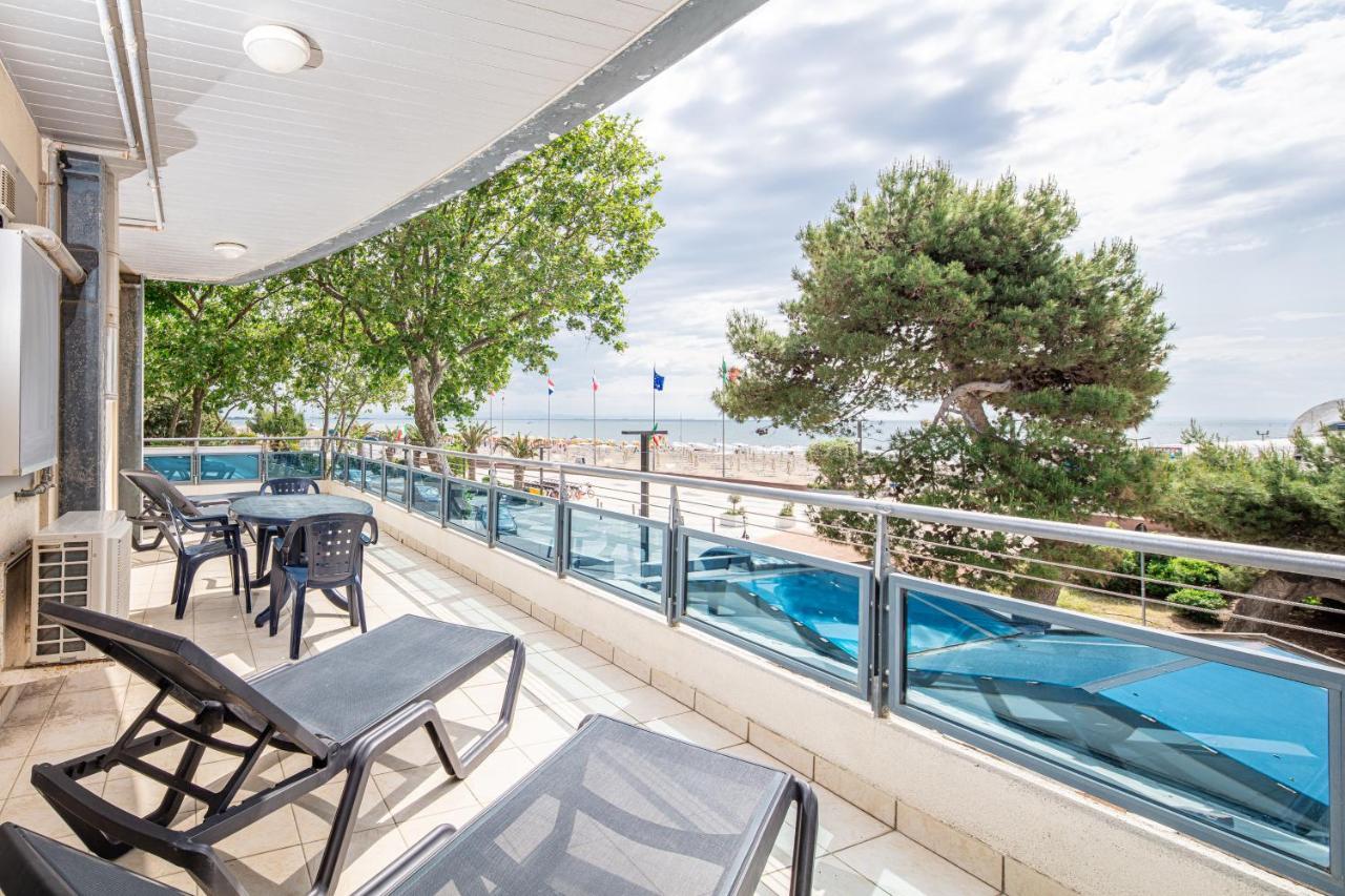 Monaco Apartments Lignano Sabbiadoro Esterno foto